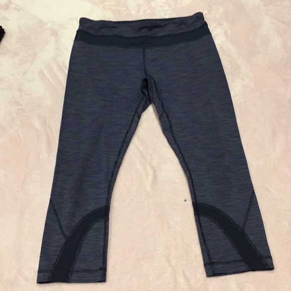 Lululemon crop leggings size 8